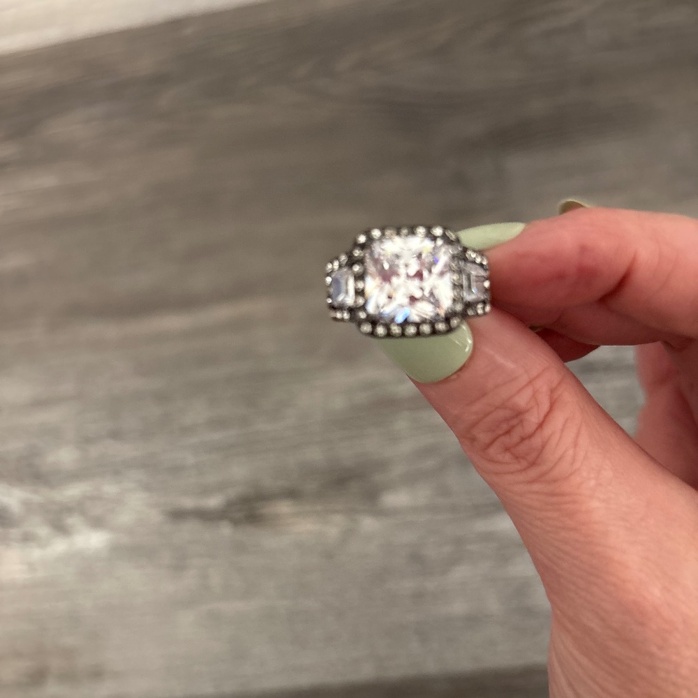 Versailles Ring